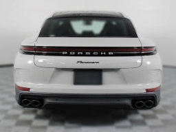 Porsche Panamera Base RWD 2026