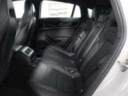 Porsche Panamera Base RWD 2026