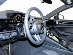 Porsche Panamera Base RWD 2025