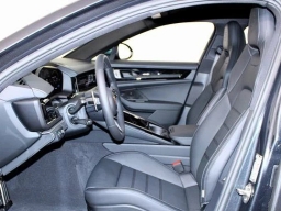 Porsche Panamera Base RWD 2025