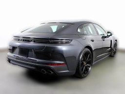 Porsche Panamera Base RWD 2025