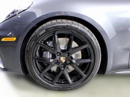 Porsche Panamera Base RWD 2025