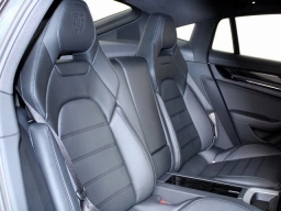 Porsche Panamera Base RWD 2025