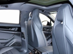 Porsche Panamera Base RWD 2025