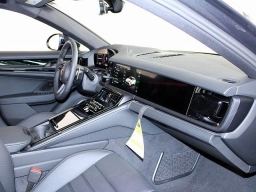 Porsche Panamera Base RWD 2025