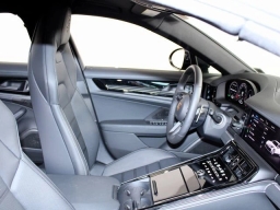 Porsche Panamera Base RWD 2025