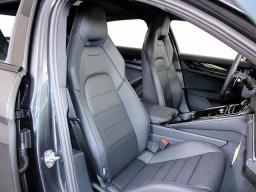 Porsche Panamera Base RWD 2025