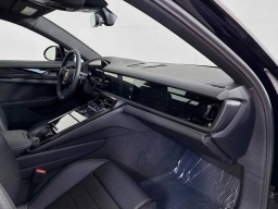 Porsche Panamera 4 AWD 2025