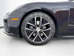 Porsche Panamera 4 AWD 2025