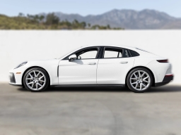 Porsche Panamera Base RWD 2025