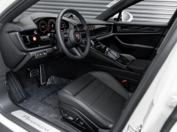 Porsche Panamera Base RWD 2025