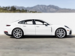 Porsche Panamera Base RWD 2025