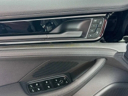 Porsche Panamera 4 AWD 2025