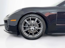 Porsche Panamera 4 AWD 2025