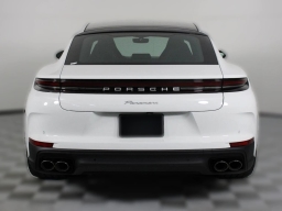 Porsche Panamera Base RWD 2026