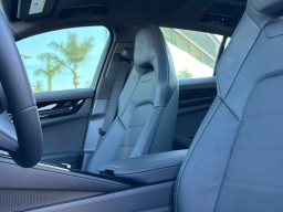 Porsche Panamera Base RWD 2026