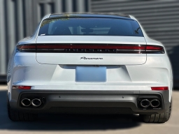 Porsche Panamera Base RWD 2026