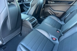 Porsche Panamera Base RWD 2026