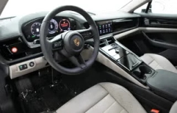Porsche Panamera Base RWD 2025