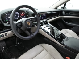 Porsche Panamera Base RWD 2025