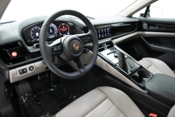 Porsche Panamera Base RWD 2025