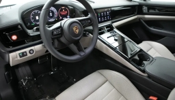 Porsche Panamera Base RWD 2025