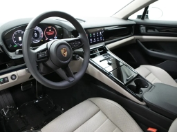 Porsche Panamera Base RWD 2025