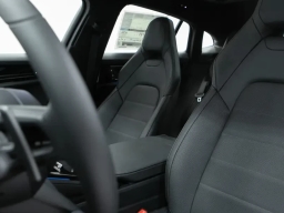 Porsche Panamera Base RWD 2026