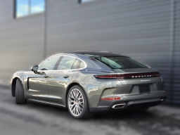 Porsche Panamera Base RWD 2026