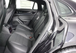 Porsche Panamera Base RWD 2026