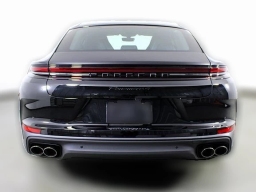 Porsche Panamera Base RWD 2026