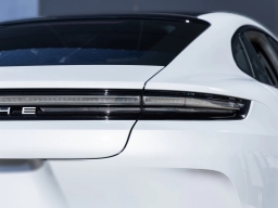 Porsche Panamera 4 AWD 2026