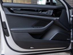 Porsche Panamera 4 AWD 2026