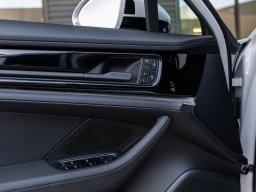 Porsche Panamera 4 AWD 2026