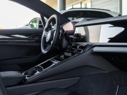 Porsche Panamera 4 AWD 2026