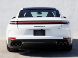 Porsche Panamera 4 AWD 2026