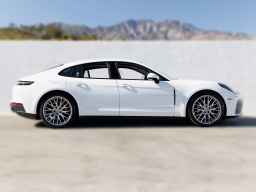 Porsche Panamera 4 AWD 2026