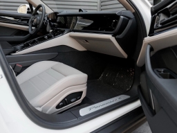 Porsche Panamera 4 AWD 2026