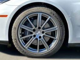 Porsche Panamera 4 AWD 2026