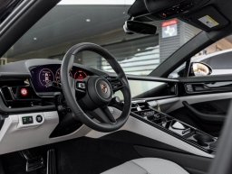 Porsche Panamera 4 AWD 2026