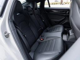 Porsche Panamera 4 AWD 2026