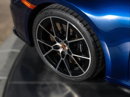 Porsche 911 Carrera 4 GTS Coupe 2026