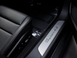 Porsche Taycan 4S AWD 2025