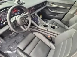 Porsche Taycan Turbo AWD 2025