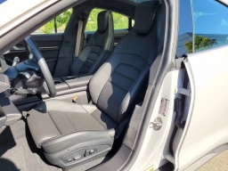 Porsche Taycan Turbo AWD 2025