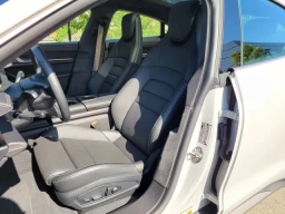 Porsche Taycan Turbo AWD 2025