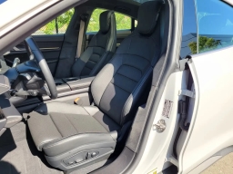 Porsche Taycan Turbo AWD 2025