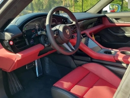 Porsche Taycan GTS AWD 2025