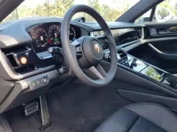 Porsche Panamera 4 E-Hybrid AWD 2026