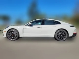 Porsche Panamera 4 E-Hybrid AWD 2025